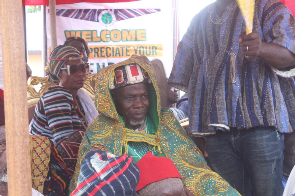 Read more about the article <strong><u>MINISTRY OF CHIEFTAINCY AND RELIGIOUS AFFAIRS DONATES TO NEW GONJA KING</u></strong>